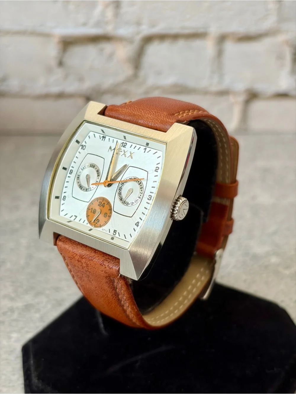 MEXX Mens Quartz Multifunction Watch Brown Leather 39.8mm New Battery